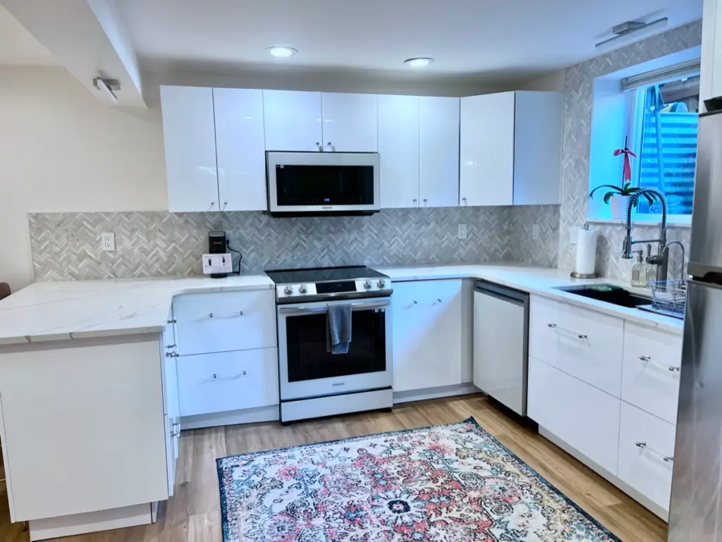 custom counter, custom cabinet